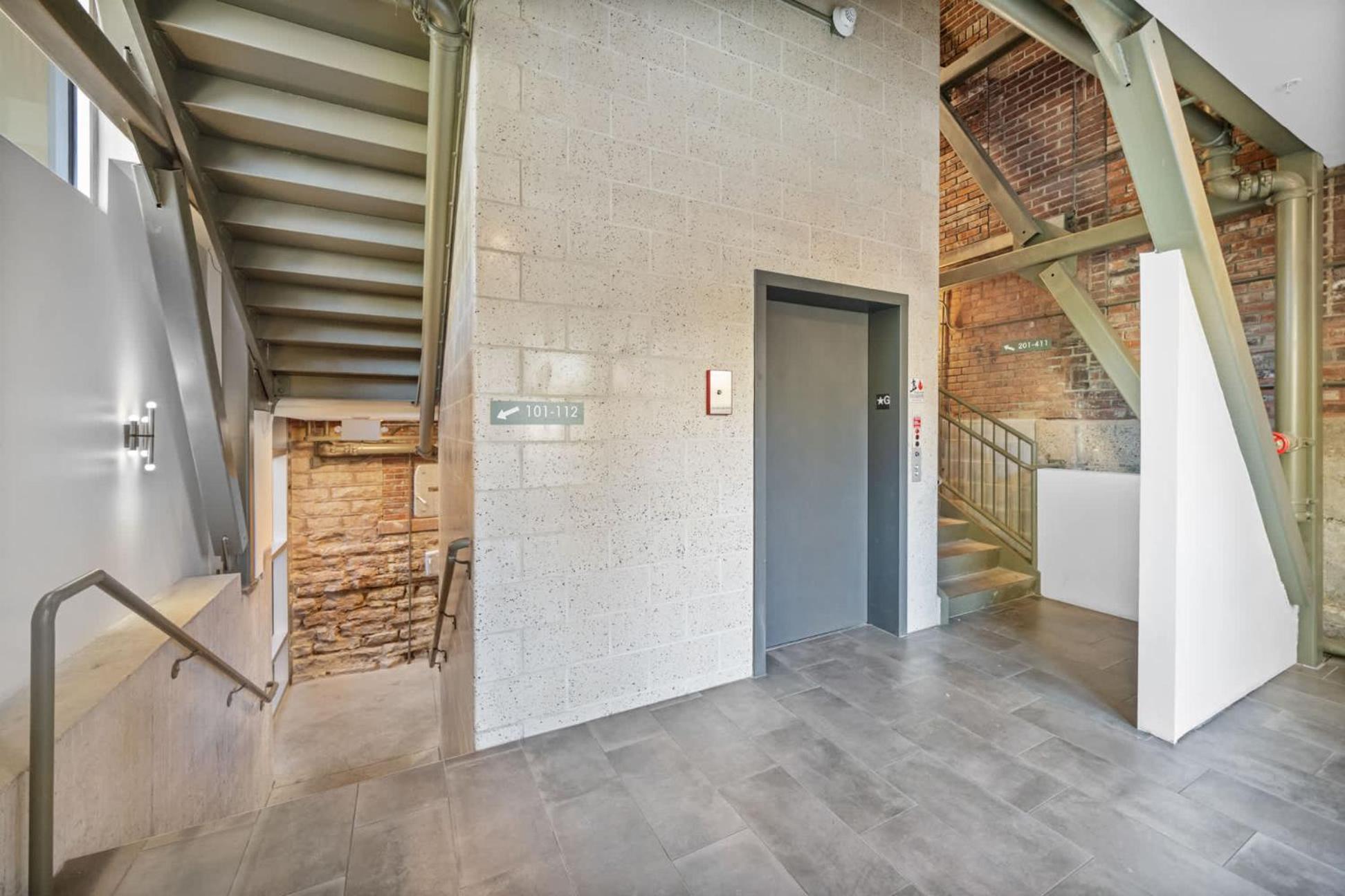 Apartment Bright And Modern In # 112 *