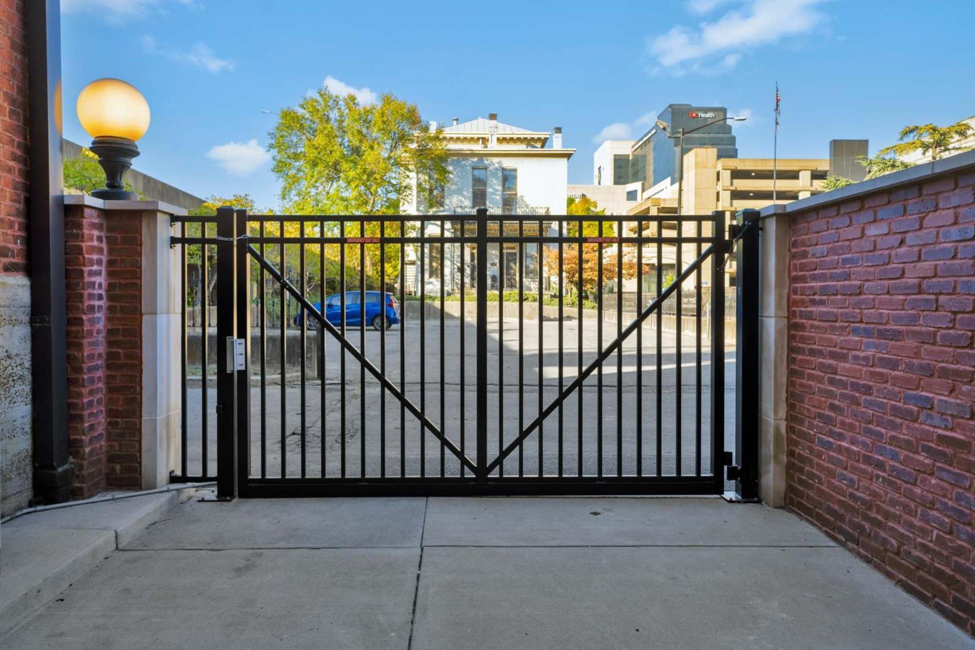 Bright And Modern In # 112 Louisville