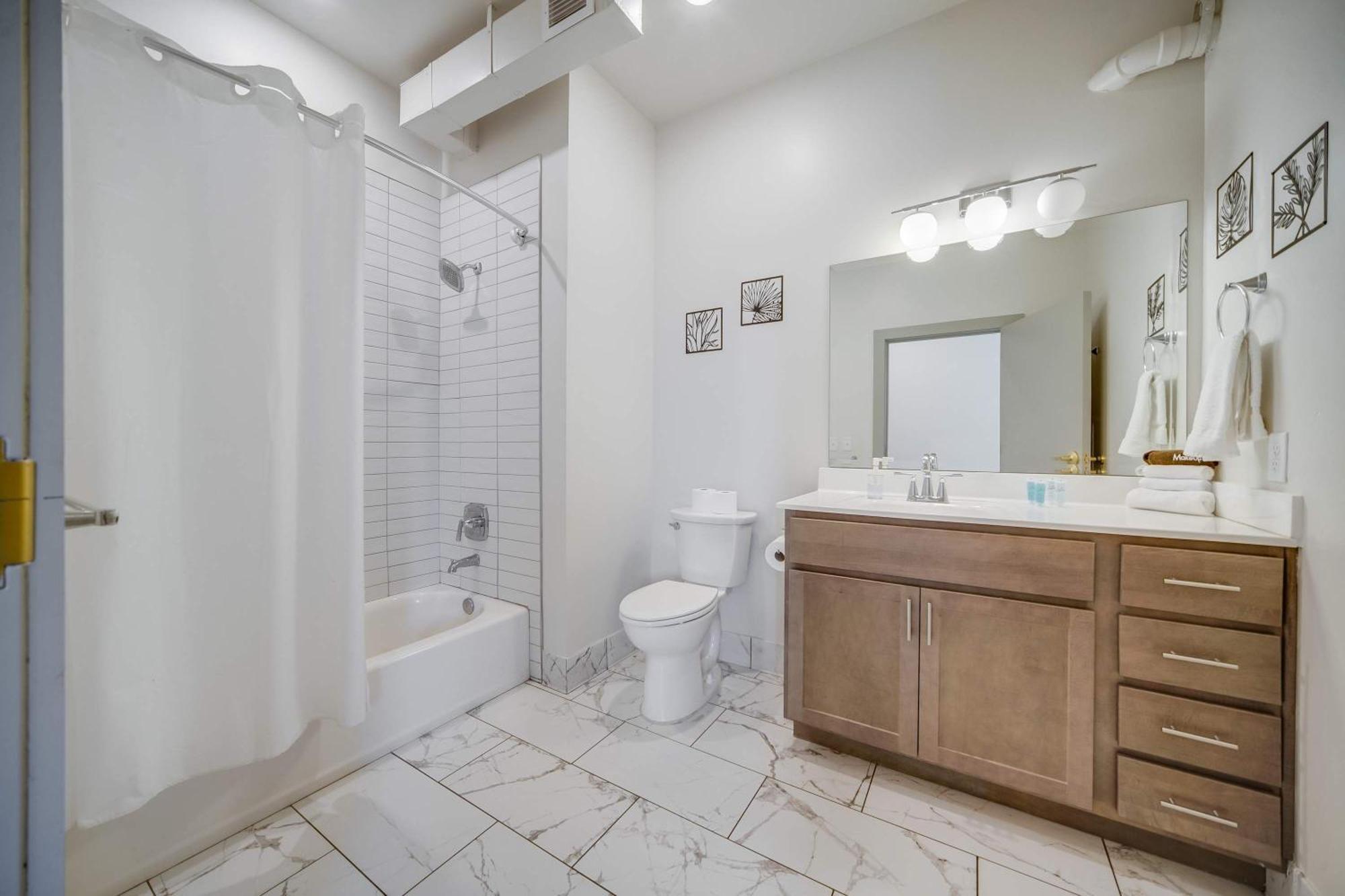 Bright And Modern In # 112 * Louisville