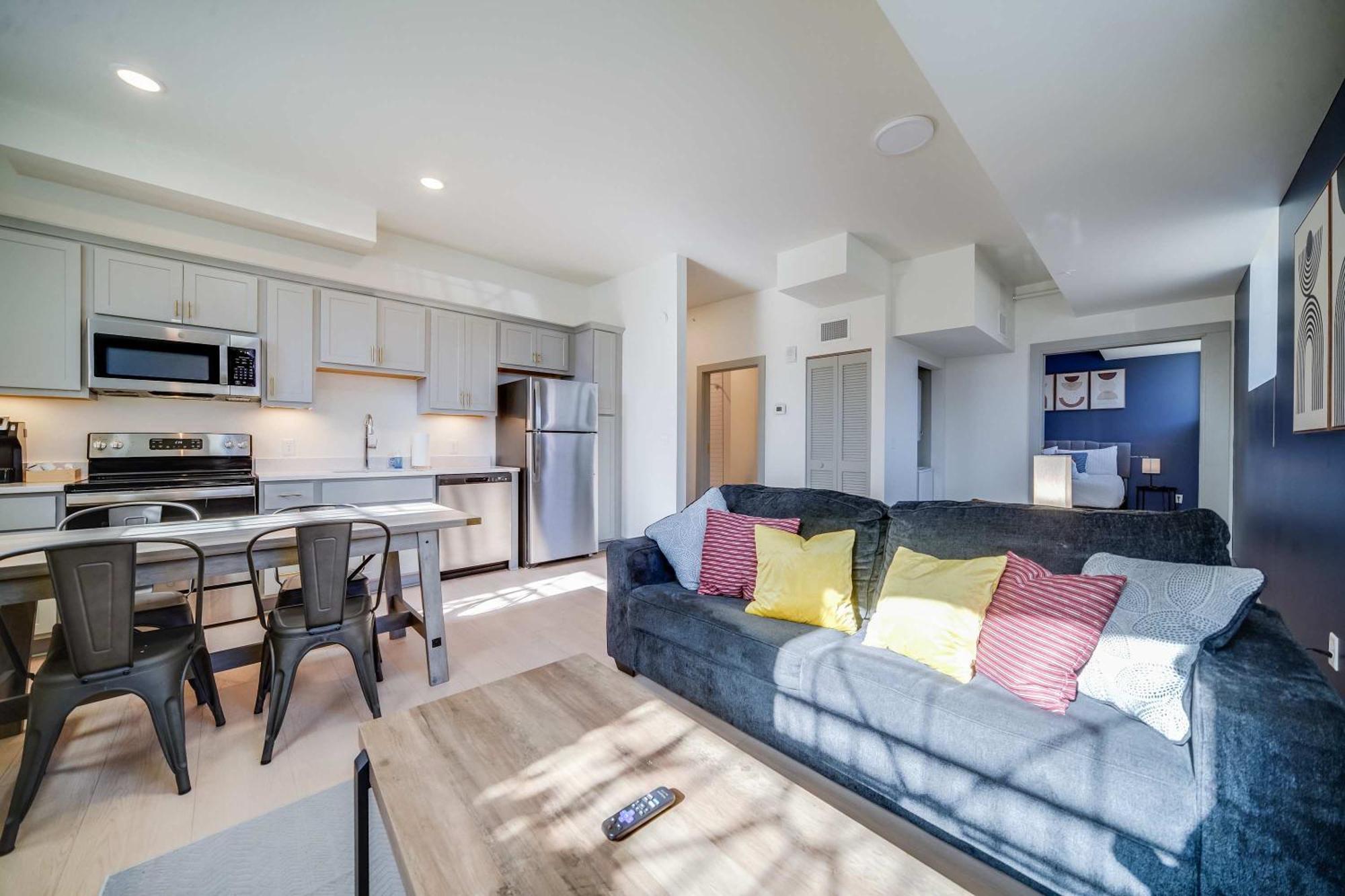 Bright And Modern In # 112 Louisville