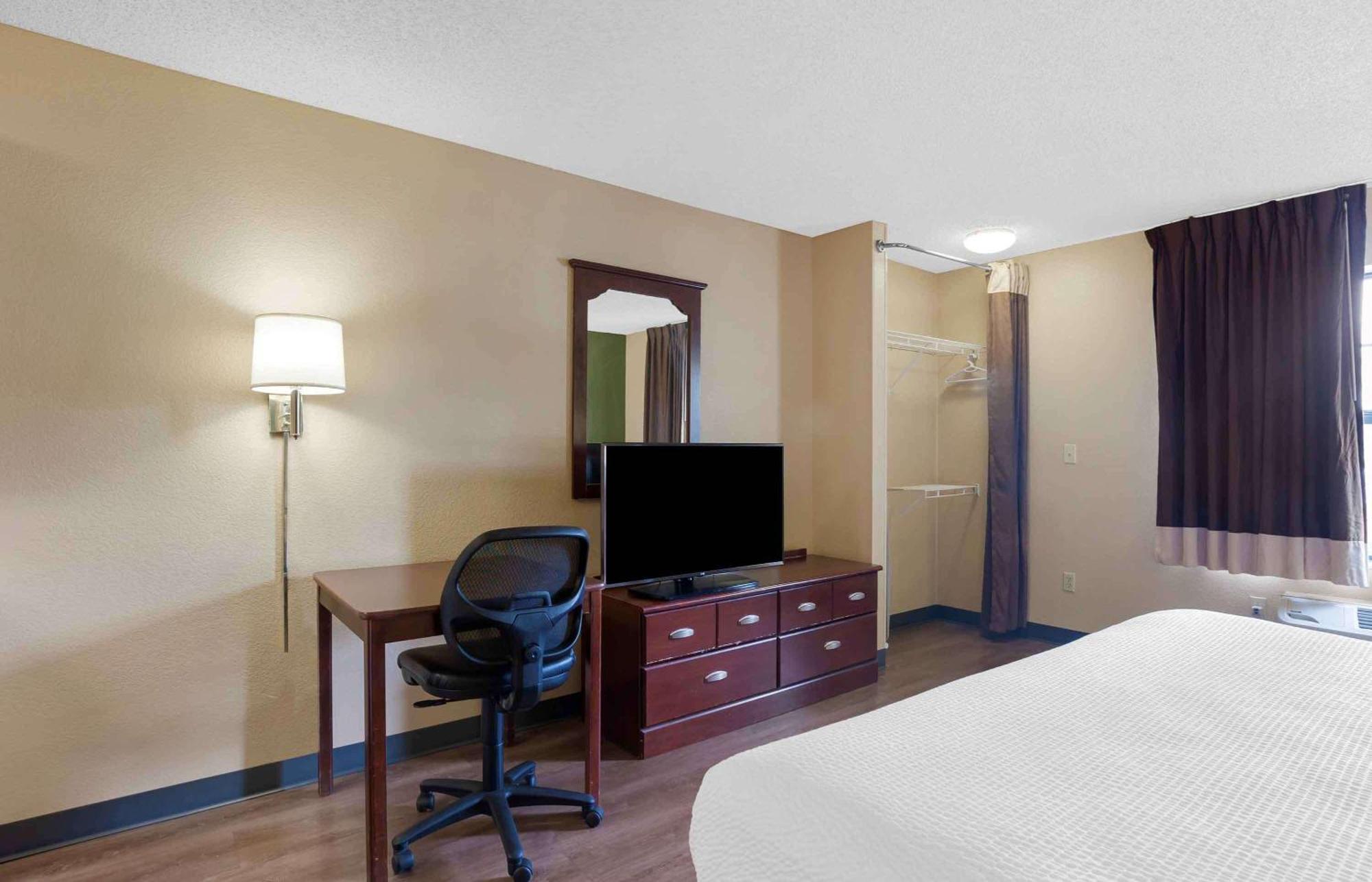 Extended America - - Alliant Avenue Louisville