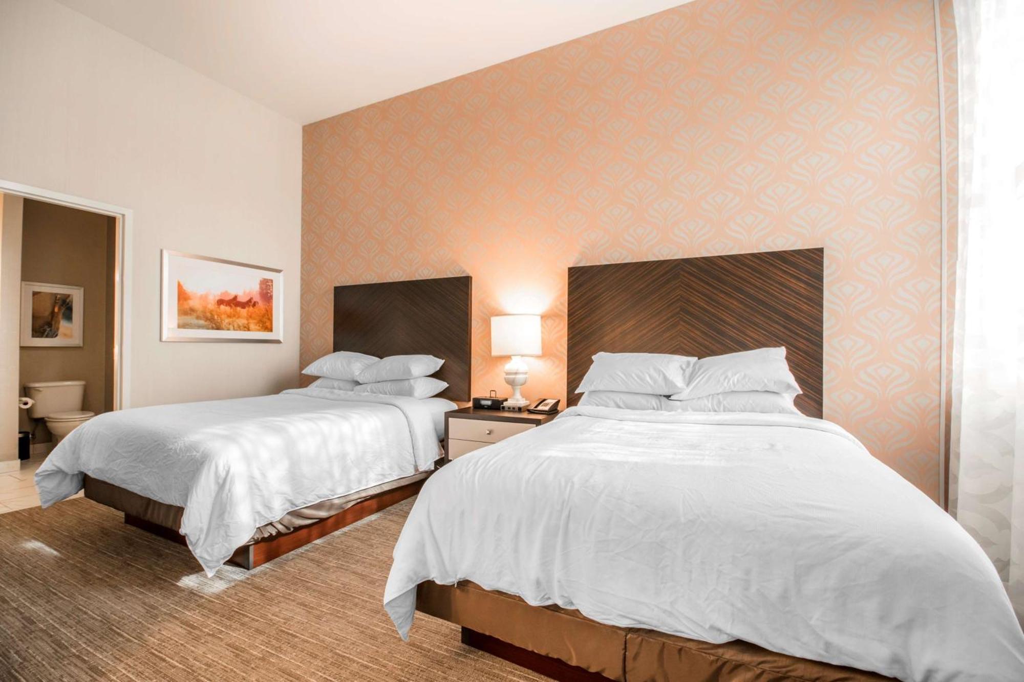 Embassy Downtown Hotel 4*