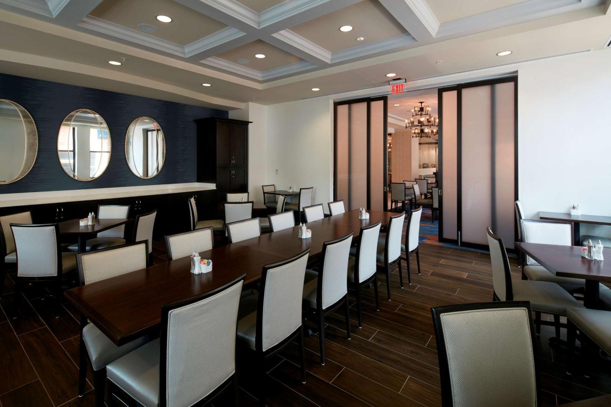 Embassy Downtown 4* Louisville