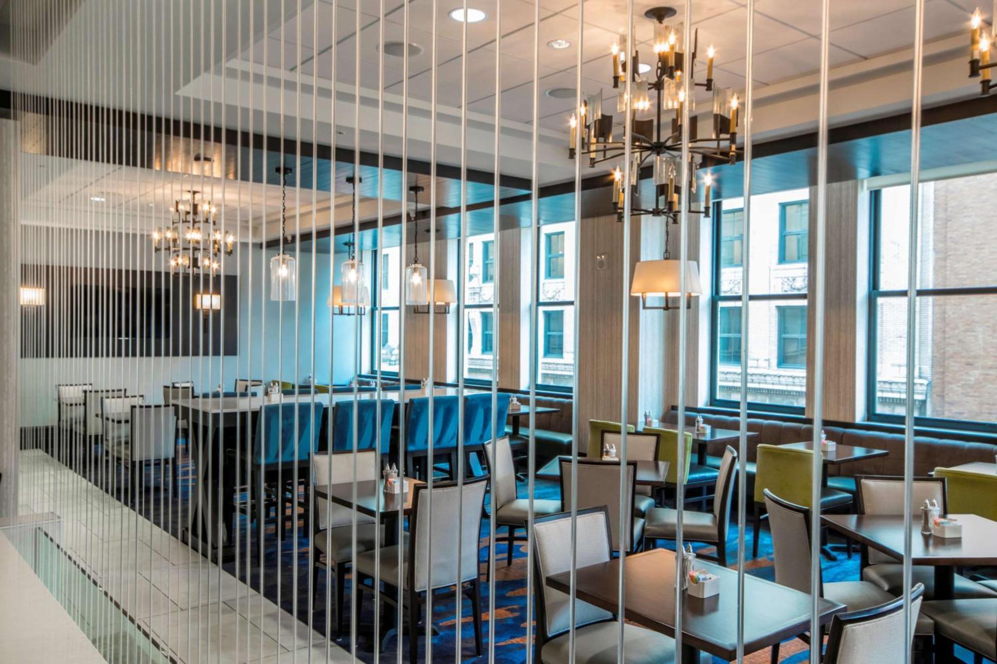 Embassy Downtown 4* Louisville