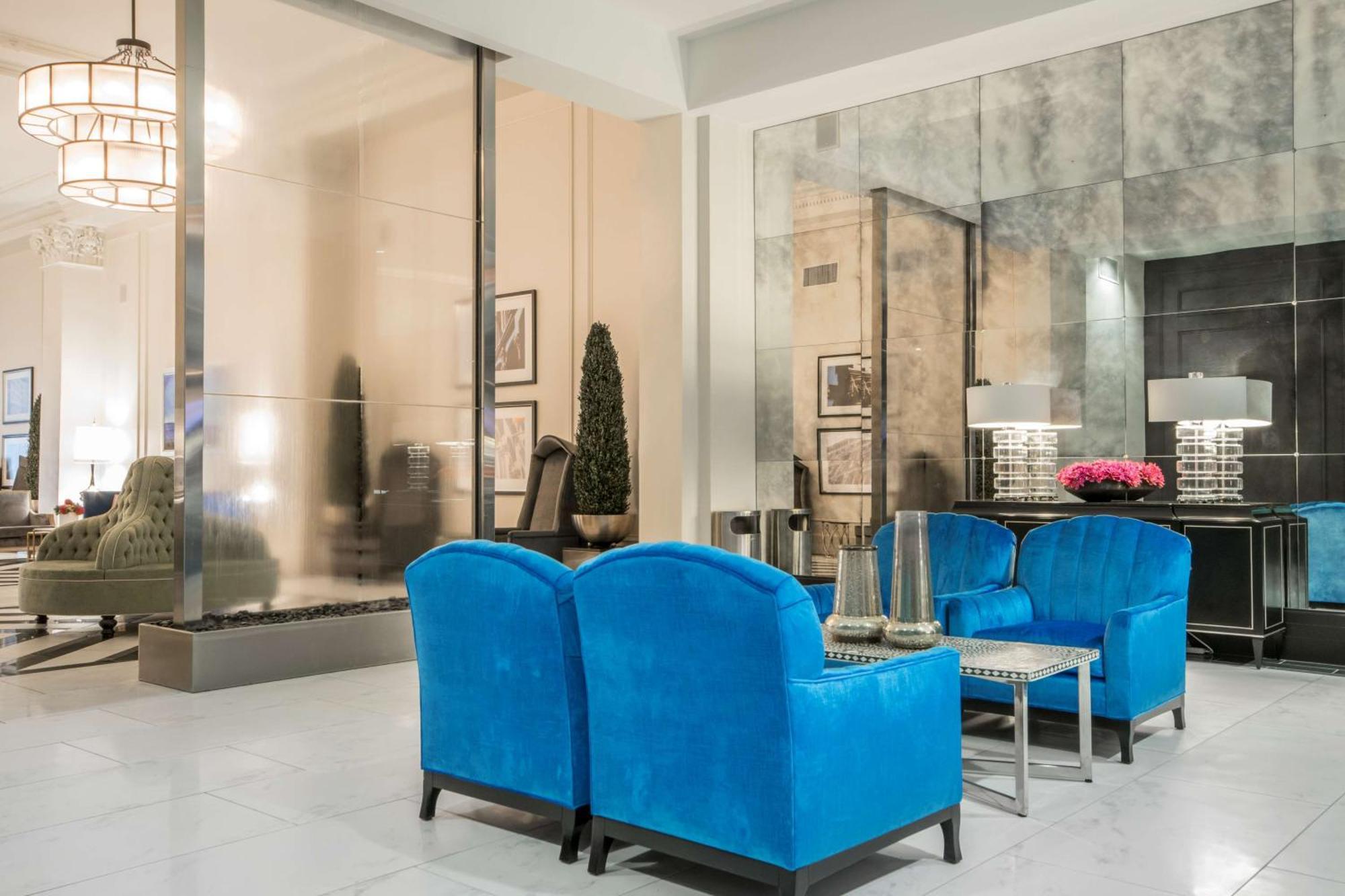 Hotel Embassy Downtown 4*