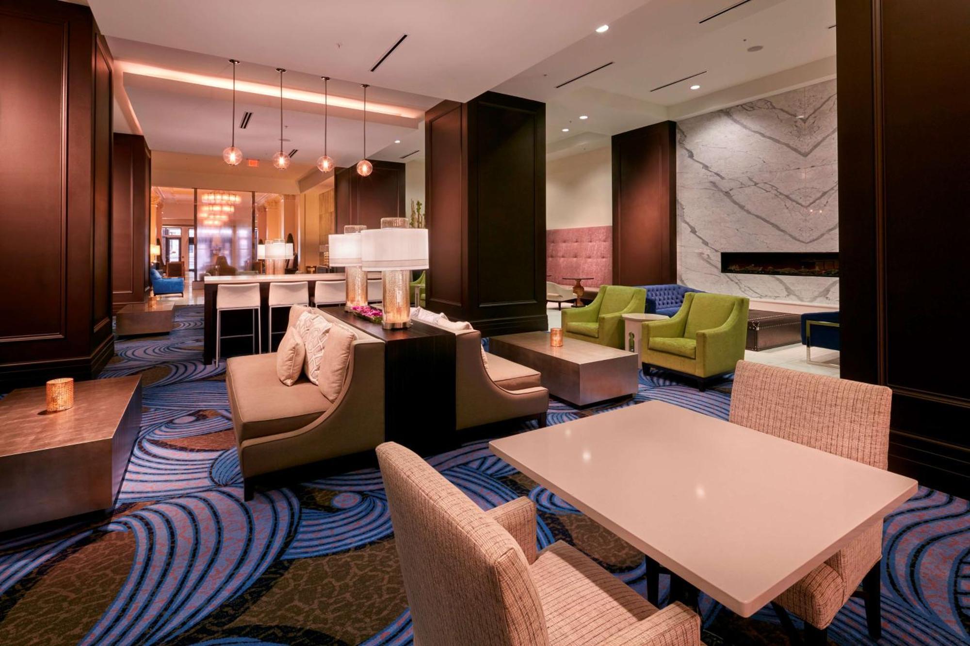 Embassy Downtown 4*
