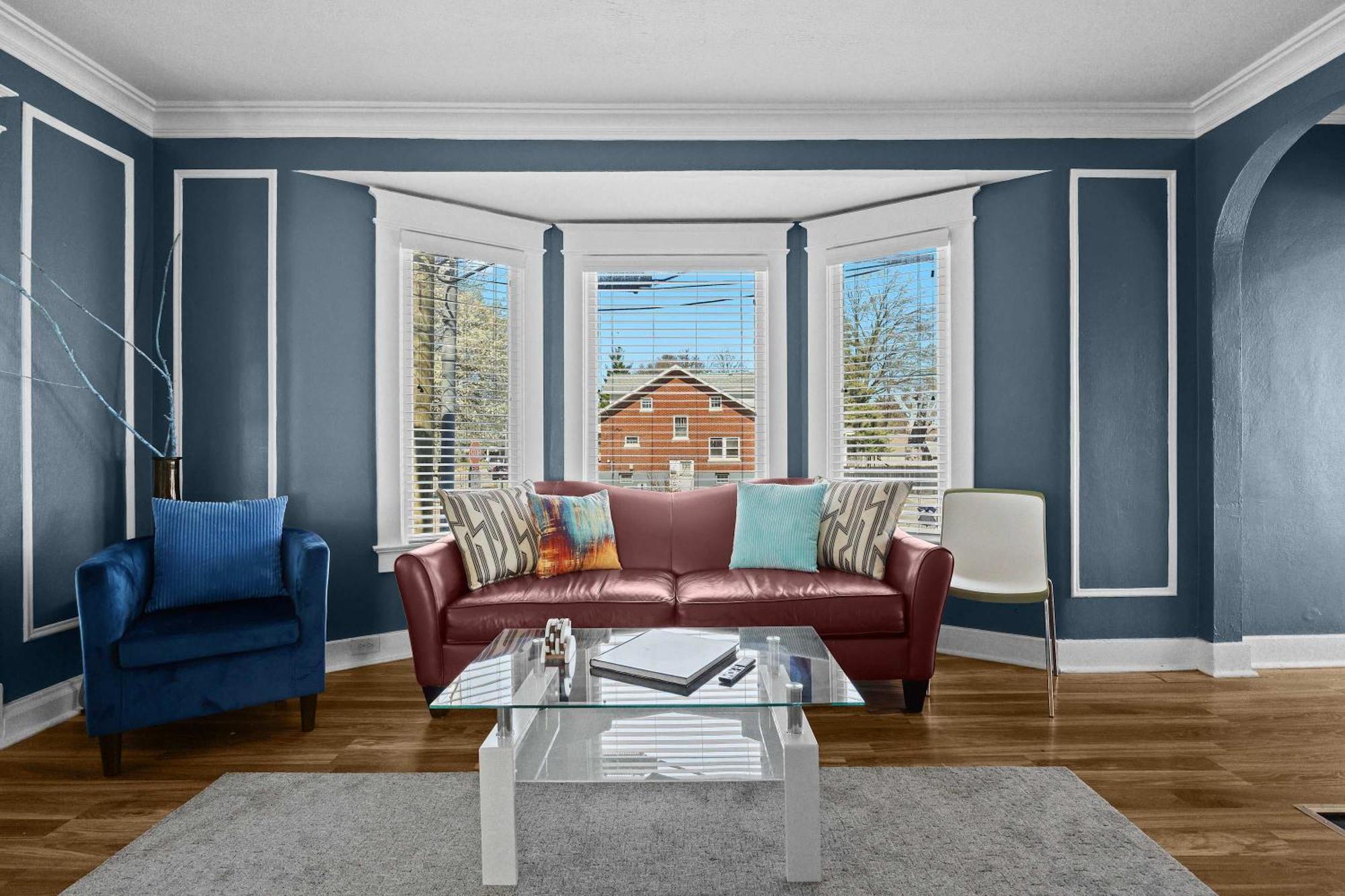 Cozy And Spacious Retreat In Lou Arts District Louisville