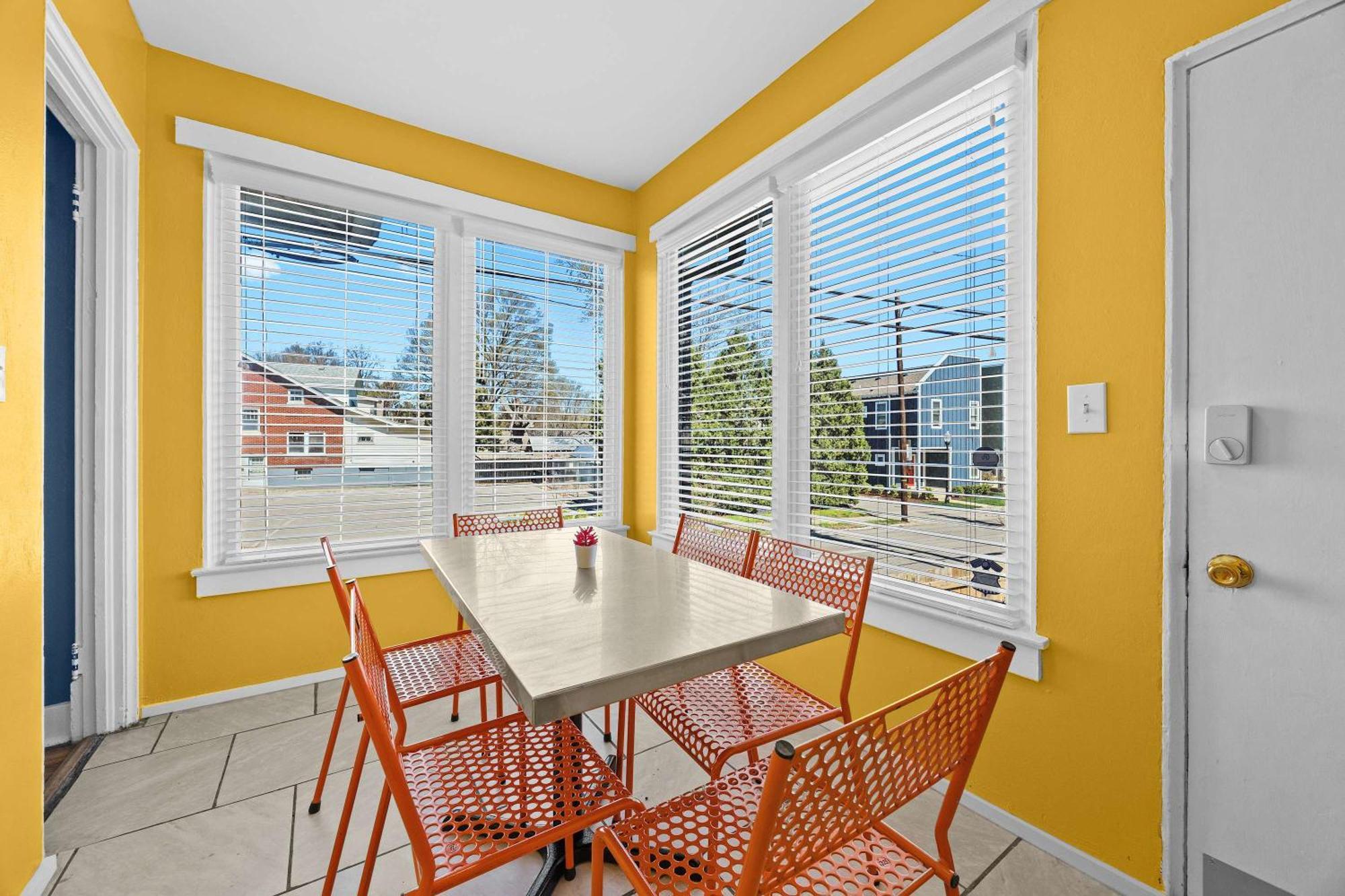 Holiday home Cozy And Spacious Retreat In Lou Arts District Louisville
