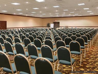 Hotel Ramada Plaza And Conference Center
