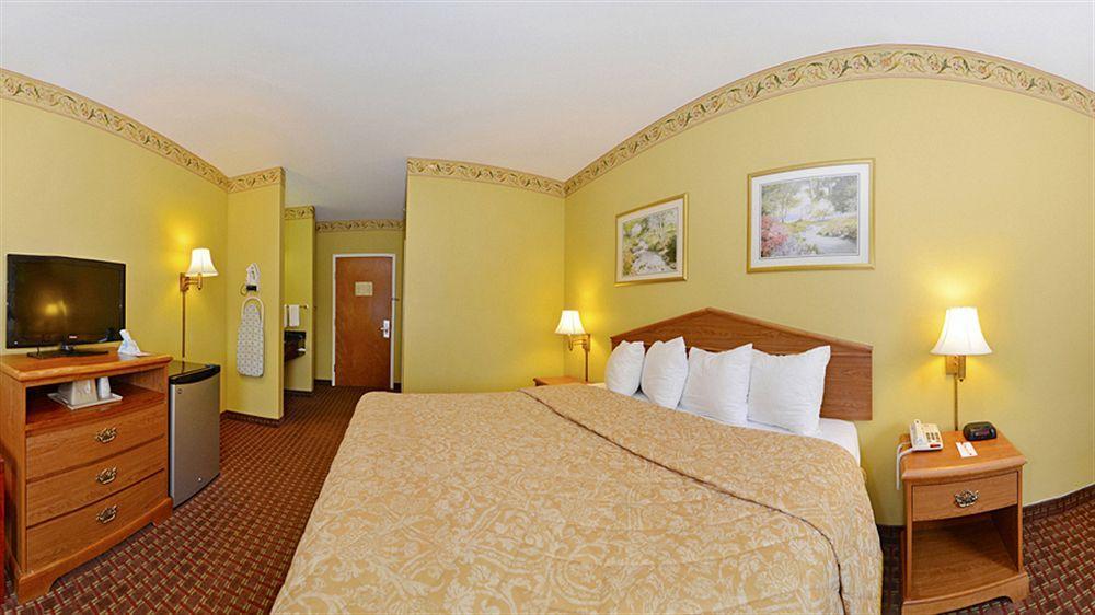 Econo Airport Lodge