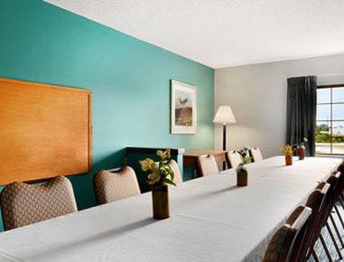 Hotel Comfort & Airport Fair & Expo 3*