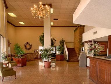 Hotel Clarion Pointe University/expo 2*
