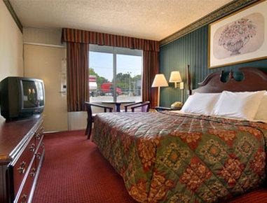 Clarion Pointe University/expo Hotel Louisville