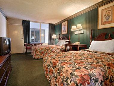 Clarion Pointe University/expo Hotel