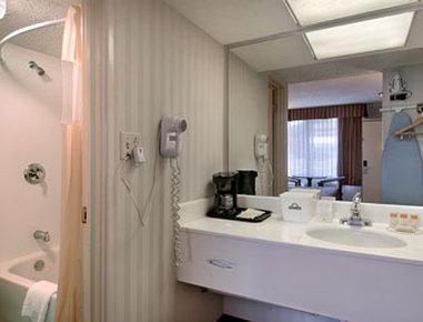 Clarion Pointe University/expo 2*