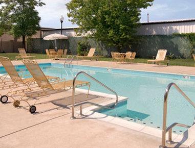 Clarion Pointe University/expo Hotel Louisville