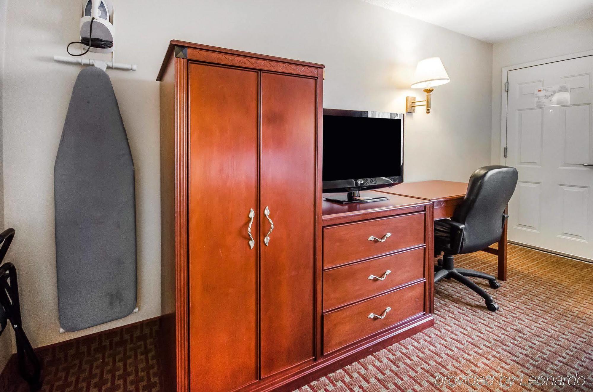 Lodge Econo Downtown Louisville
