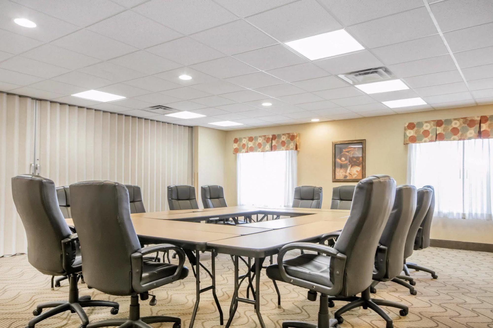 Hotel Comfort Airport Louisville