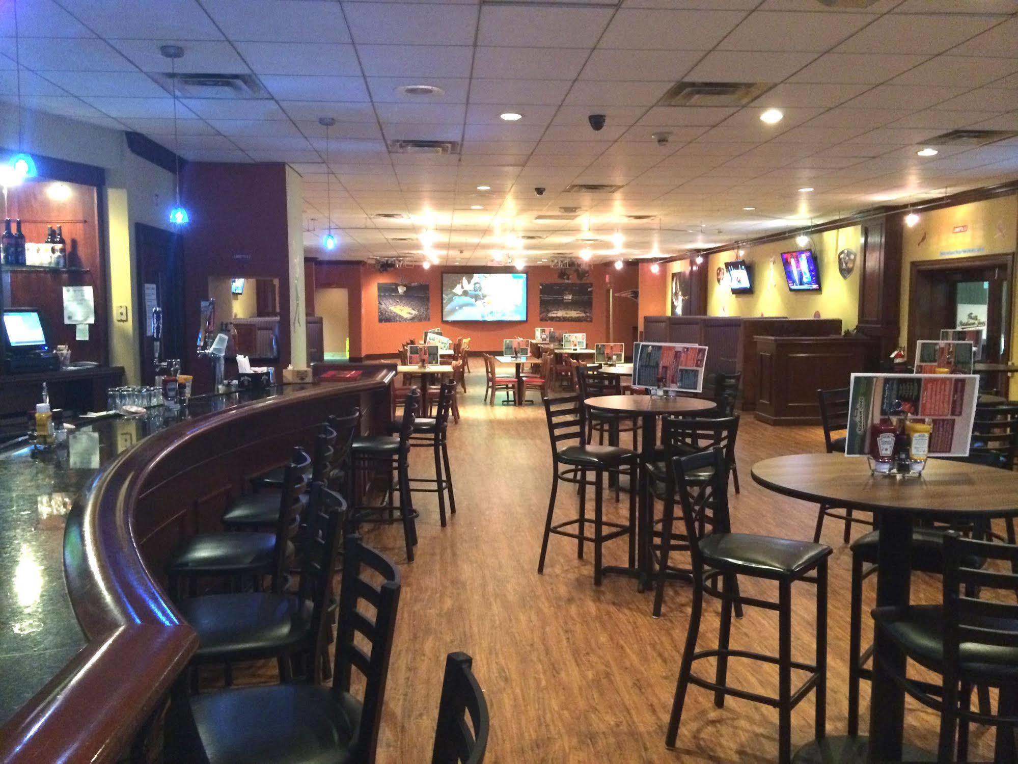 Ramada Plaza And Conference Center Hotel Louisville