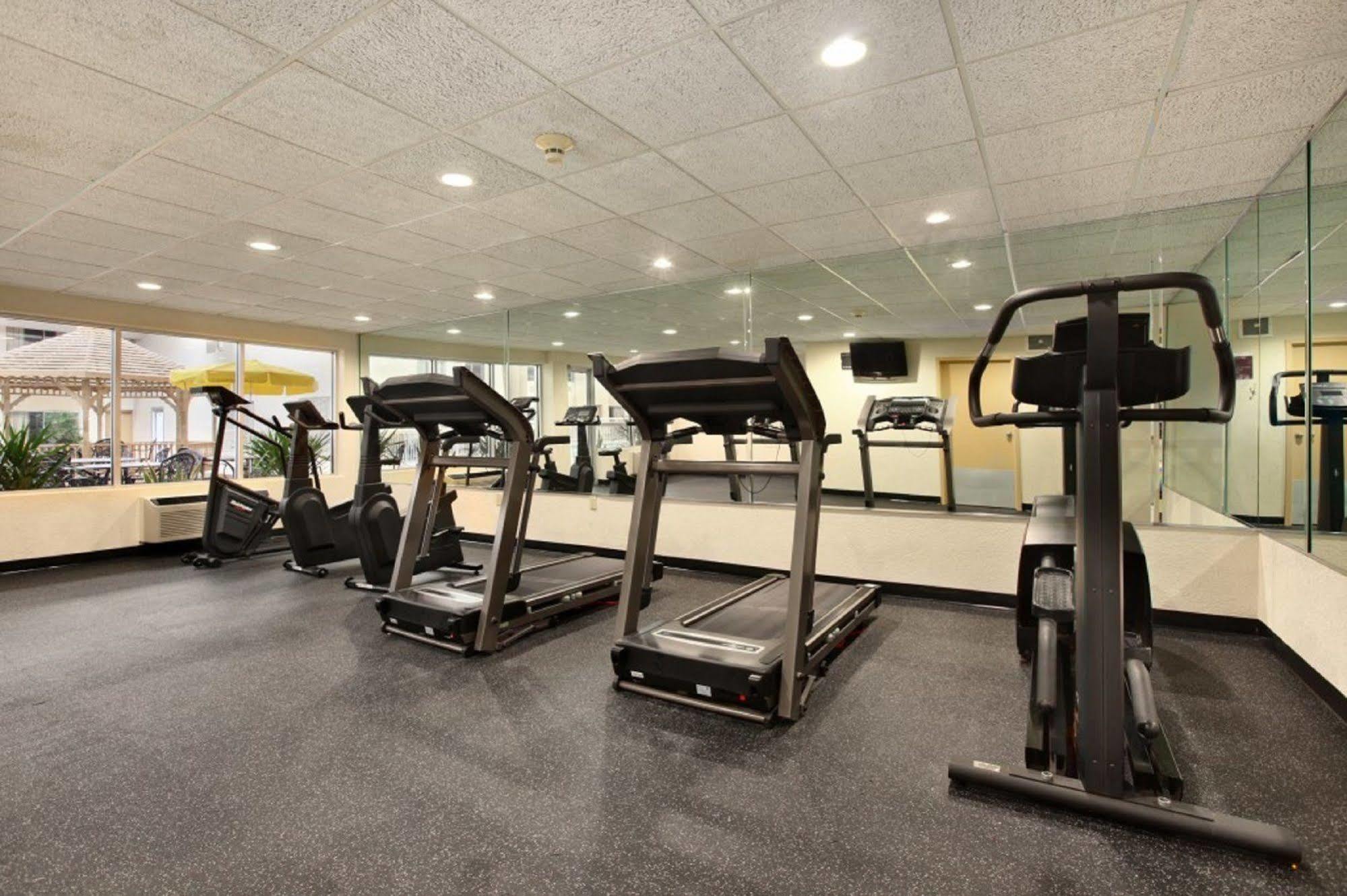Ramada Plaza And Conference Center 3* Louisville