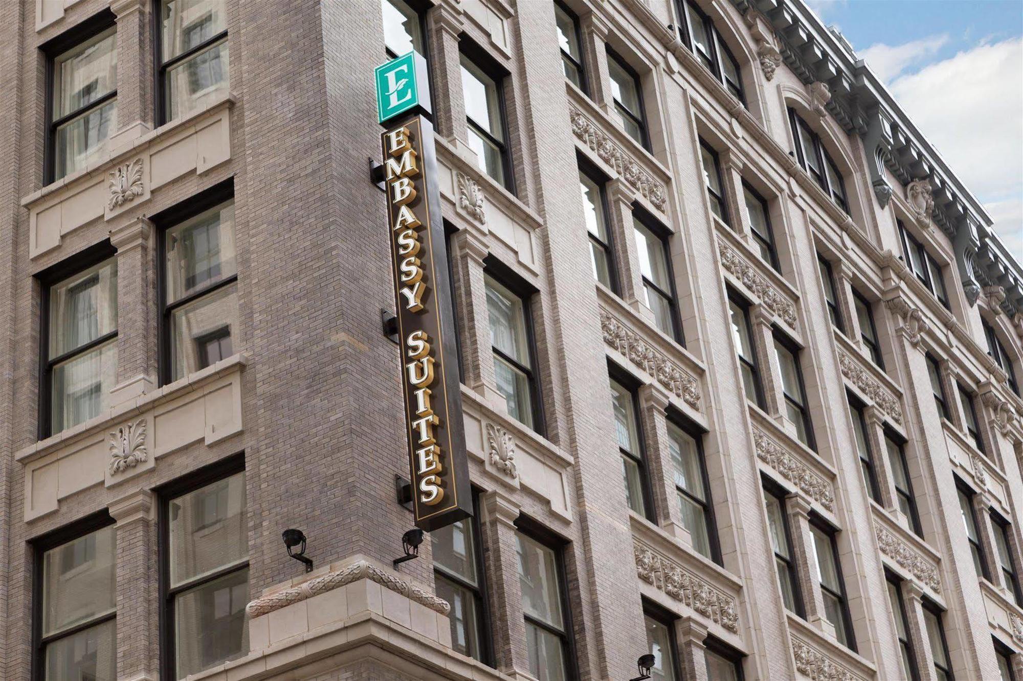 Hotel Embassy Downtown Louisville
