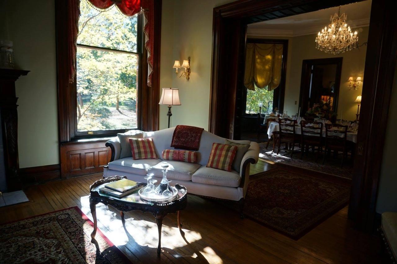 Bourbon Bed & Breakfast