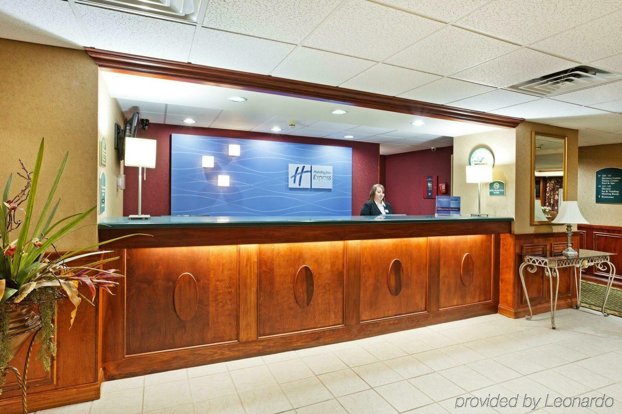 Hotel Express Northeast By Ihg Louisville