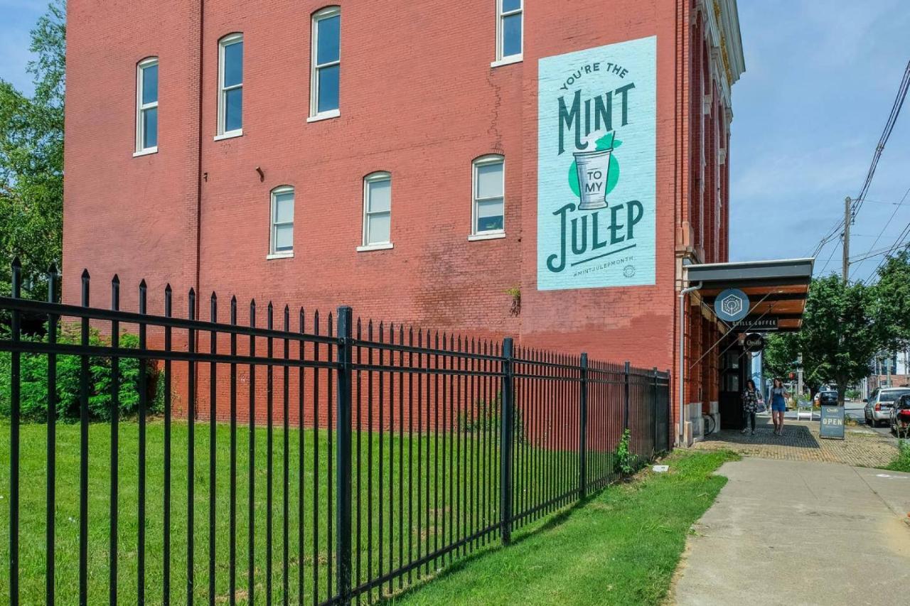 Apartment Frontdesk Nulu Apts Louisville