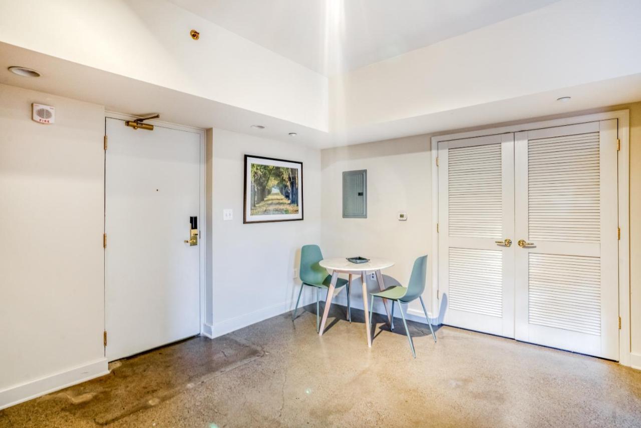 Aparthotel Mint House - Downtown Louisville