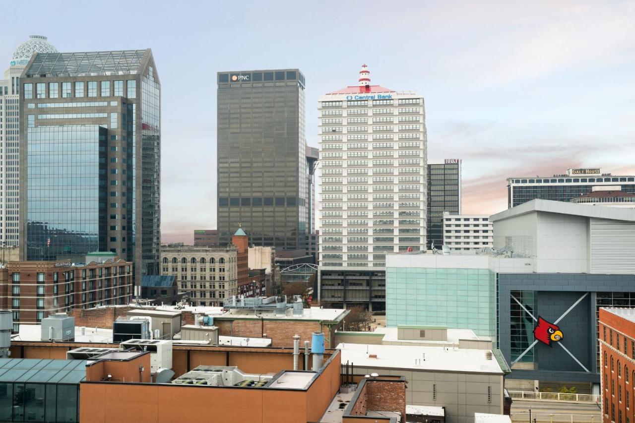 Hotel Moxy Downtown