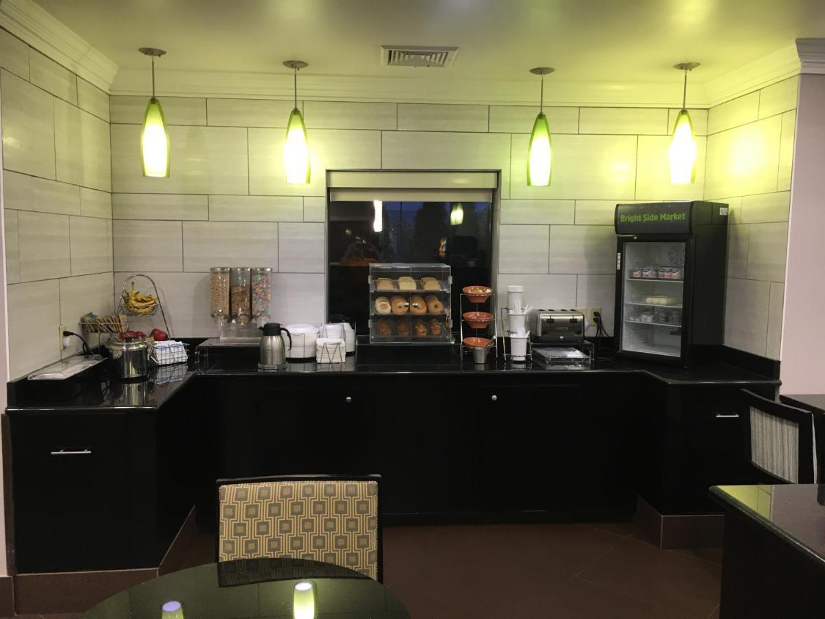 Hotel La Quinta & By Wyndham East
