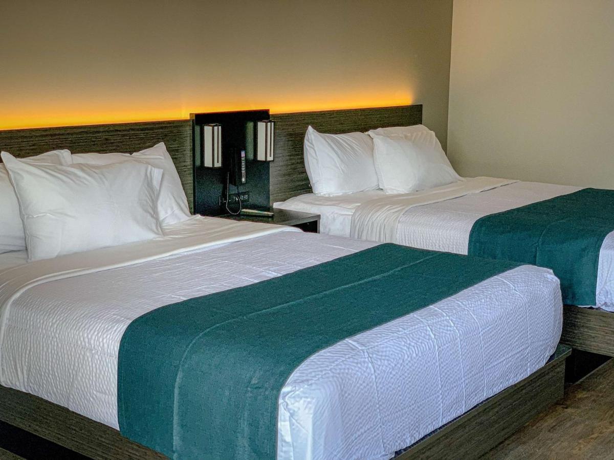 Hotel 6 Louisville, Ky- Airport/ Fair Expo Louisville