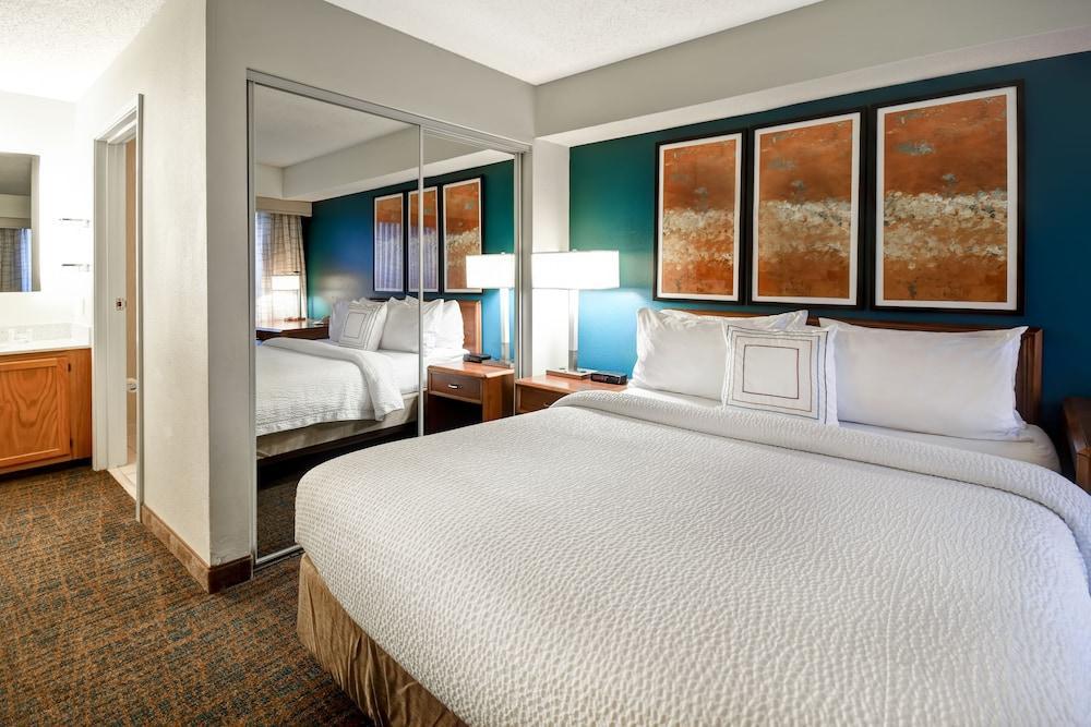 Airport Hotel 3*