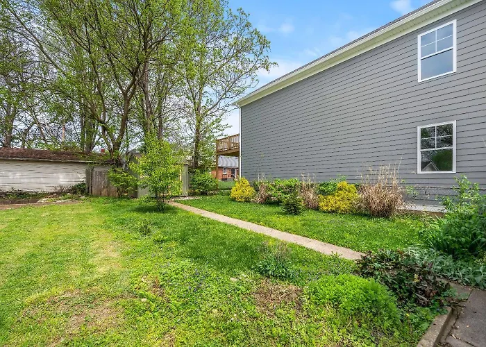 Two Cozy Homes Near Louisville\'S Popular Spots