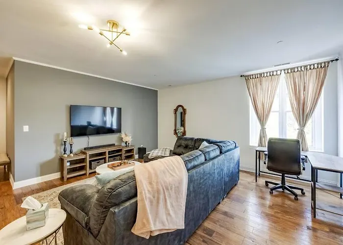 Downtown Louisville Condo- King Bed, Near Sites