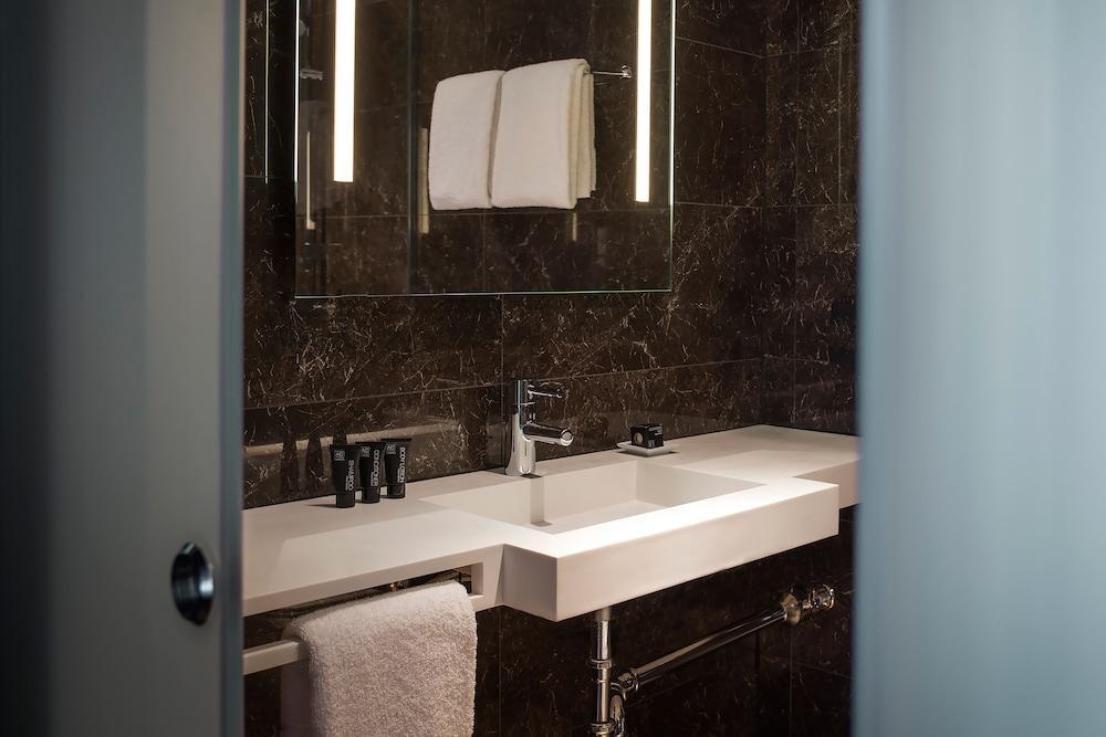 Ac By Marriott Downtown Hotel 4*