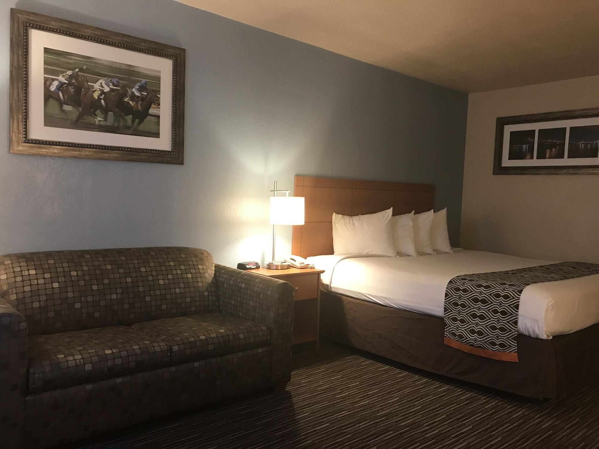 Ramada By Wyndham North Hotel 3*