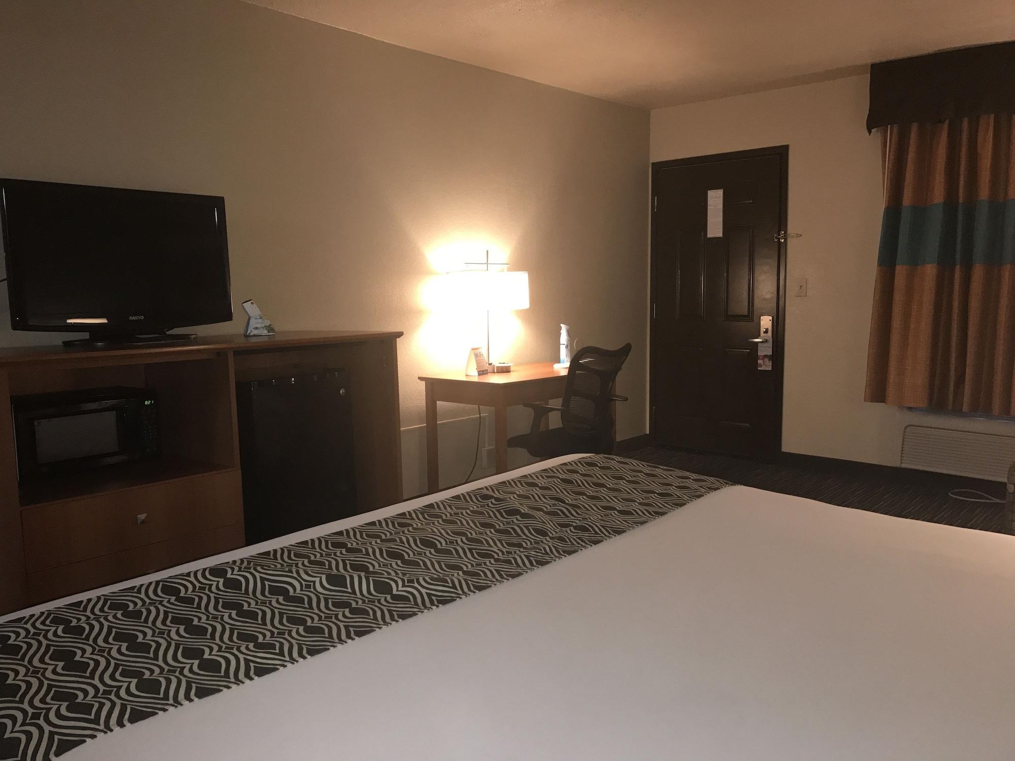 Hotel Ramada By Wyndham North Louisville