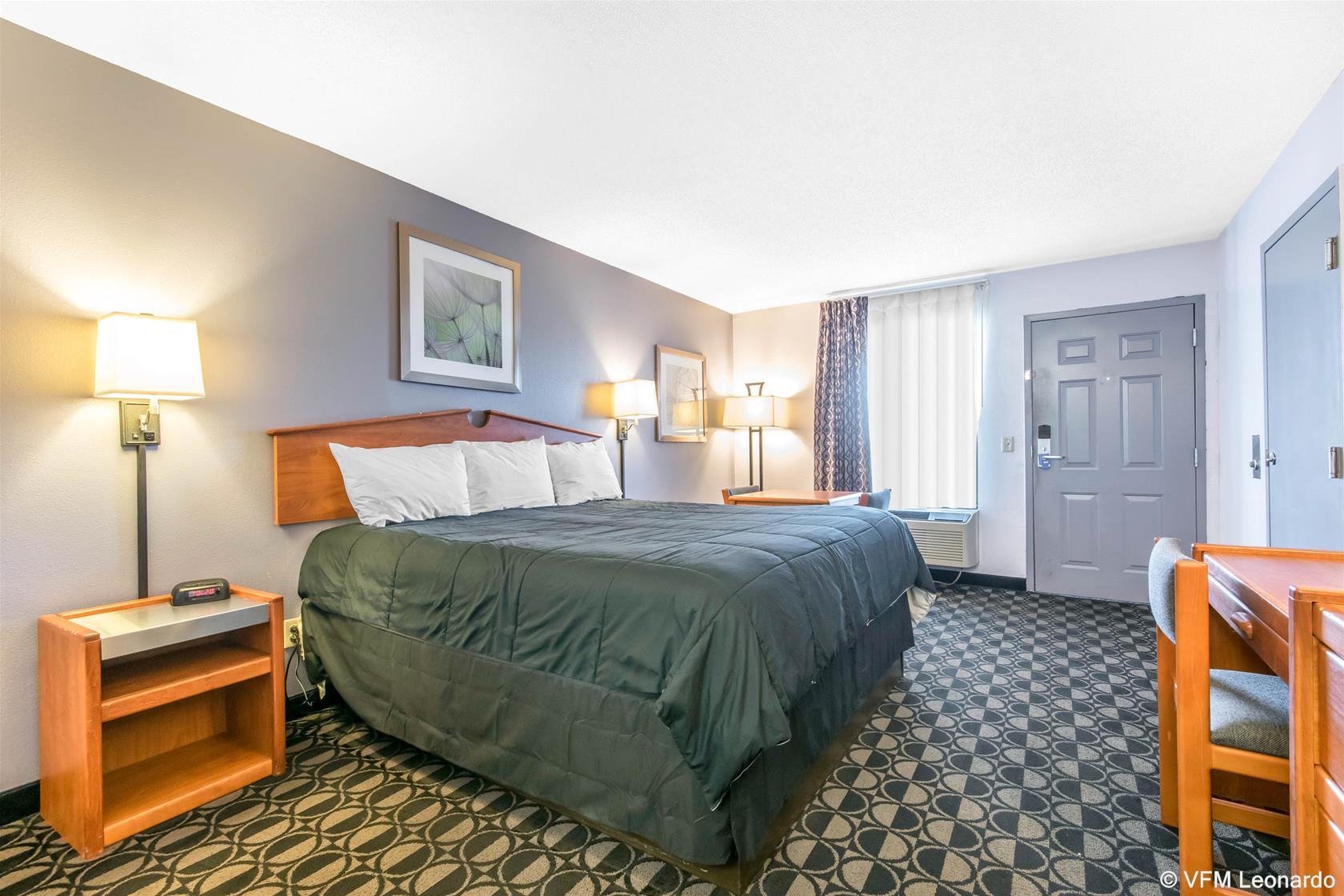 6 Ky Airport/expo Center Hotel