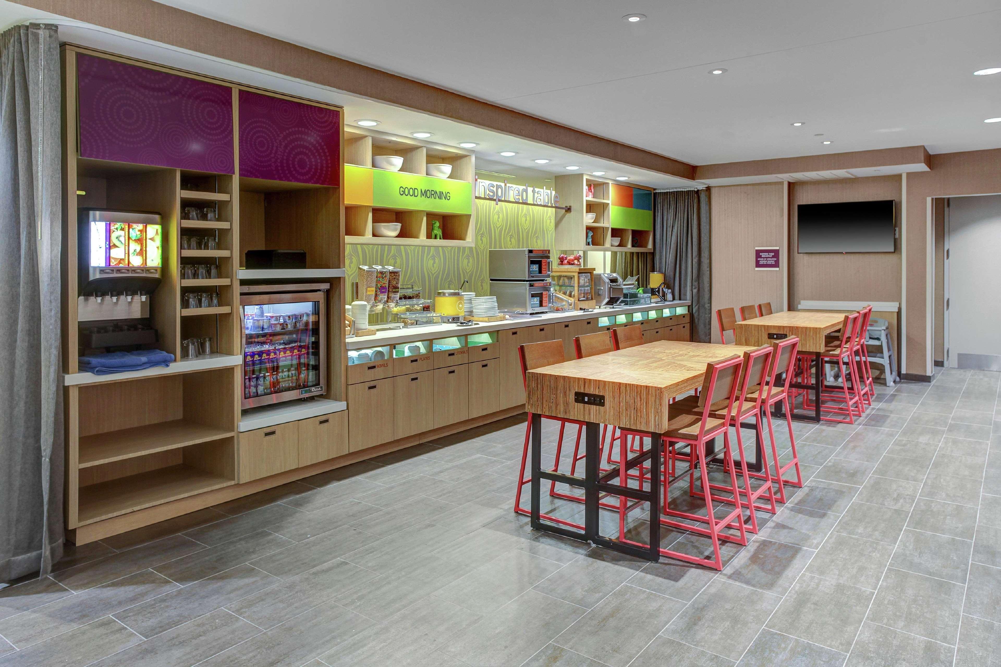 Hotel Home2 By Hilton Airport Expo Center 3*