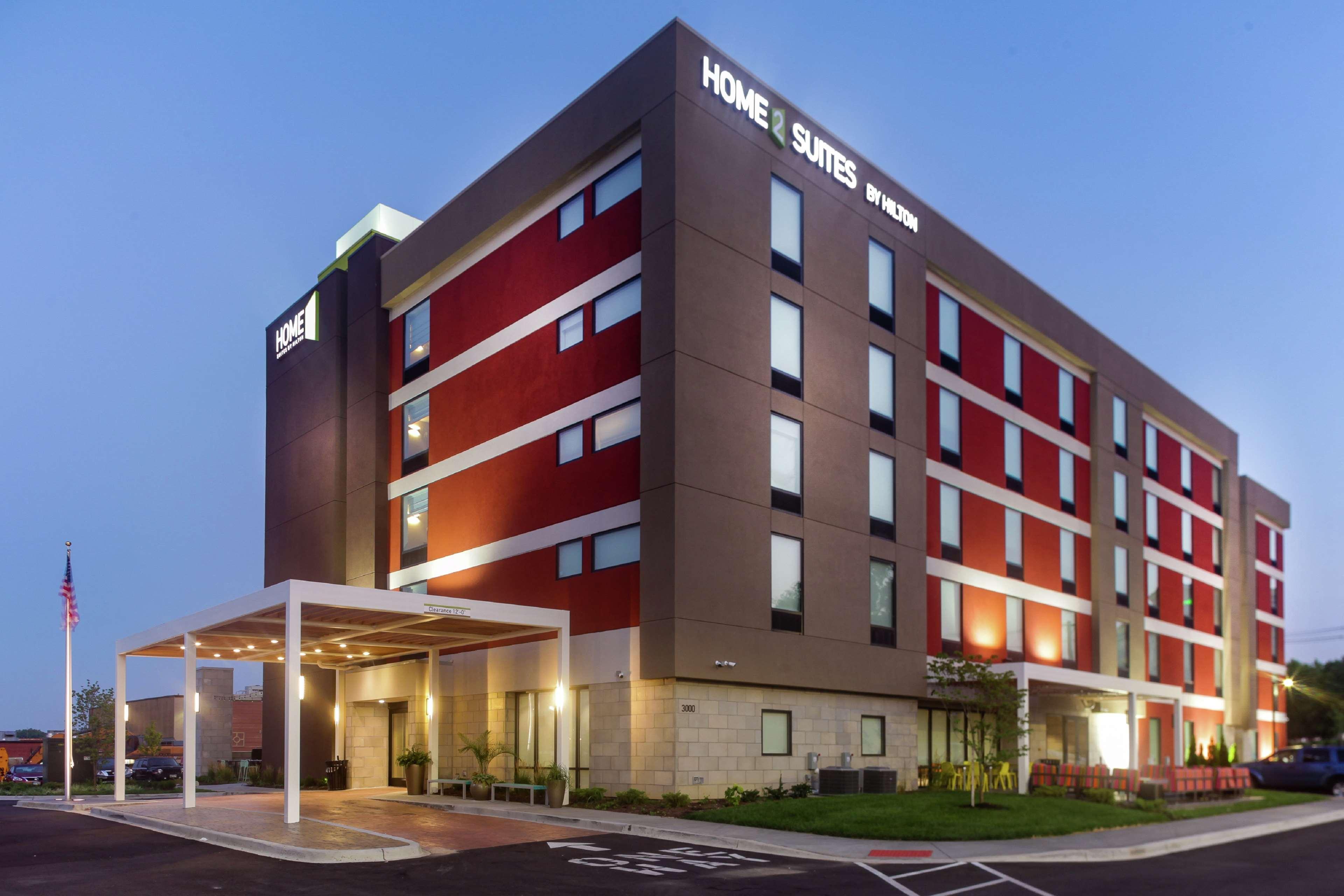 Hotel Home2 By Hilton Airport Expo Center