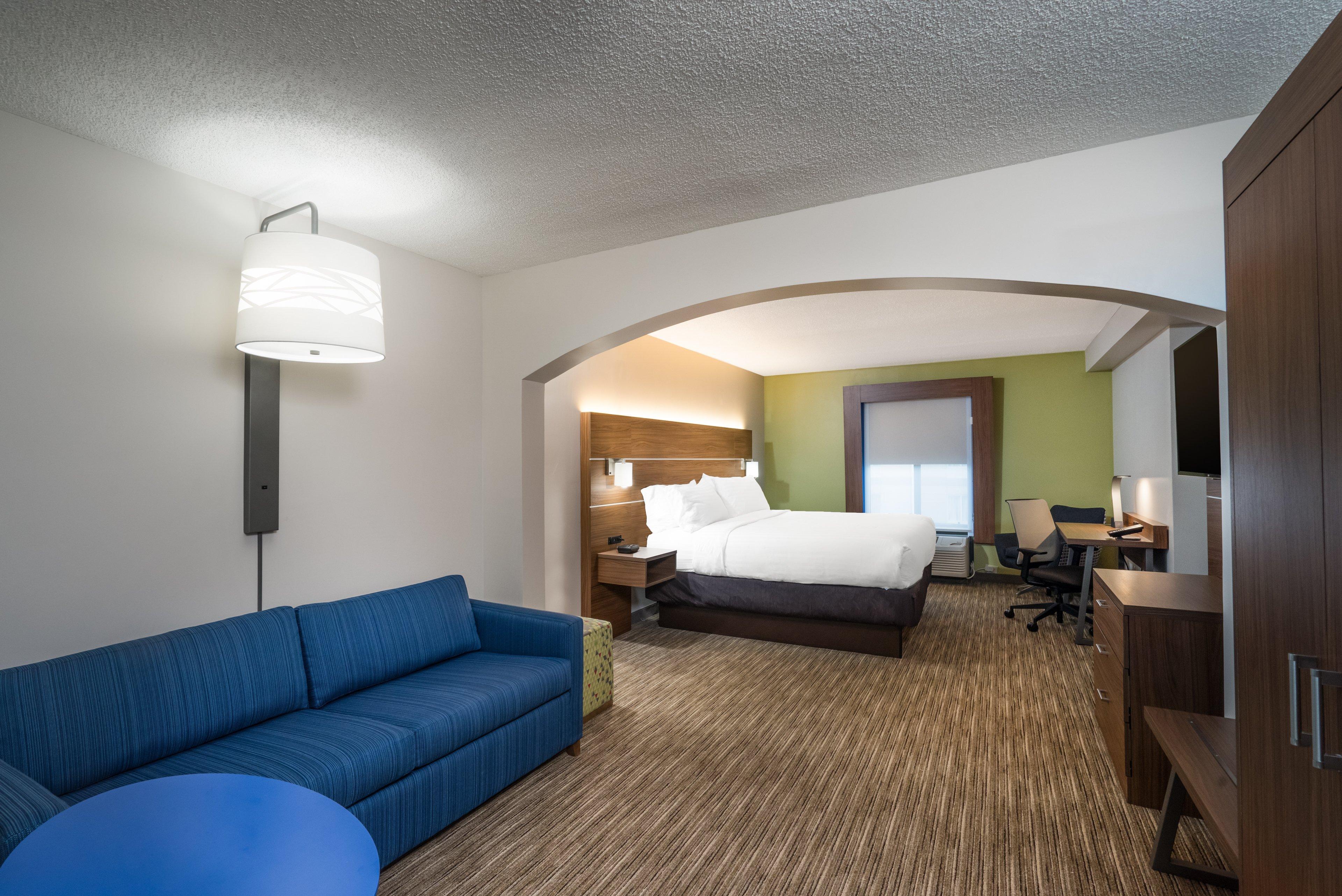 Hotel Holiday Express & East By Ihg 2*