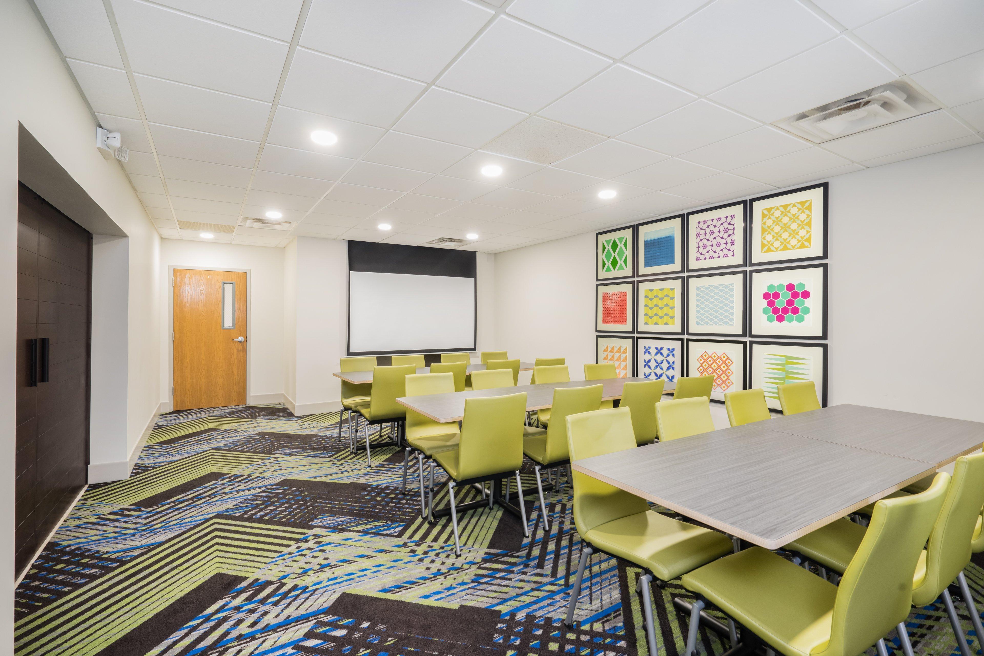 Holiday Express & East By Ihg Louisville