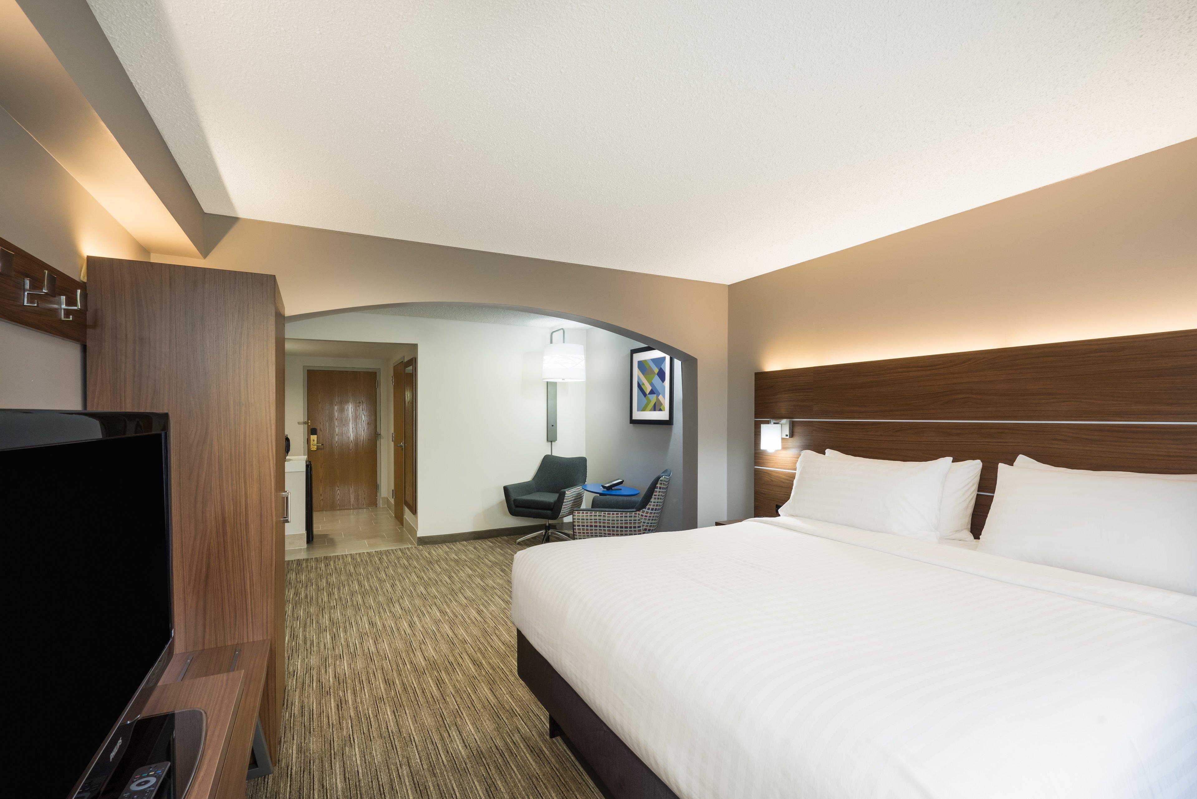 Hotel Holiday Express & East By Ihg 2*
