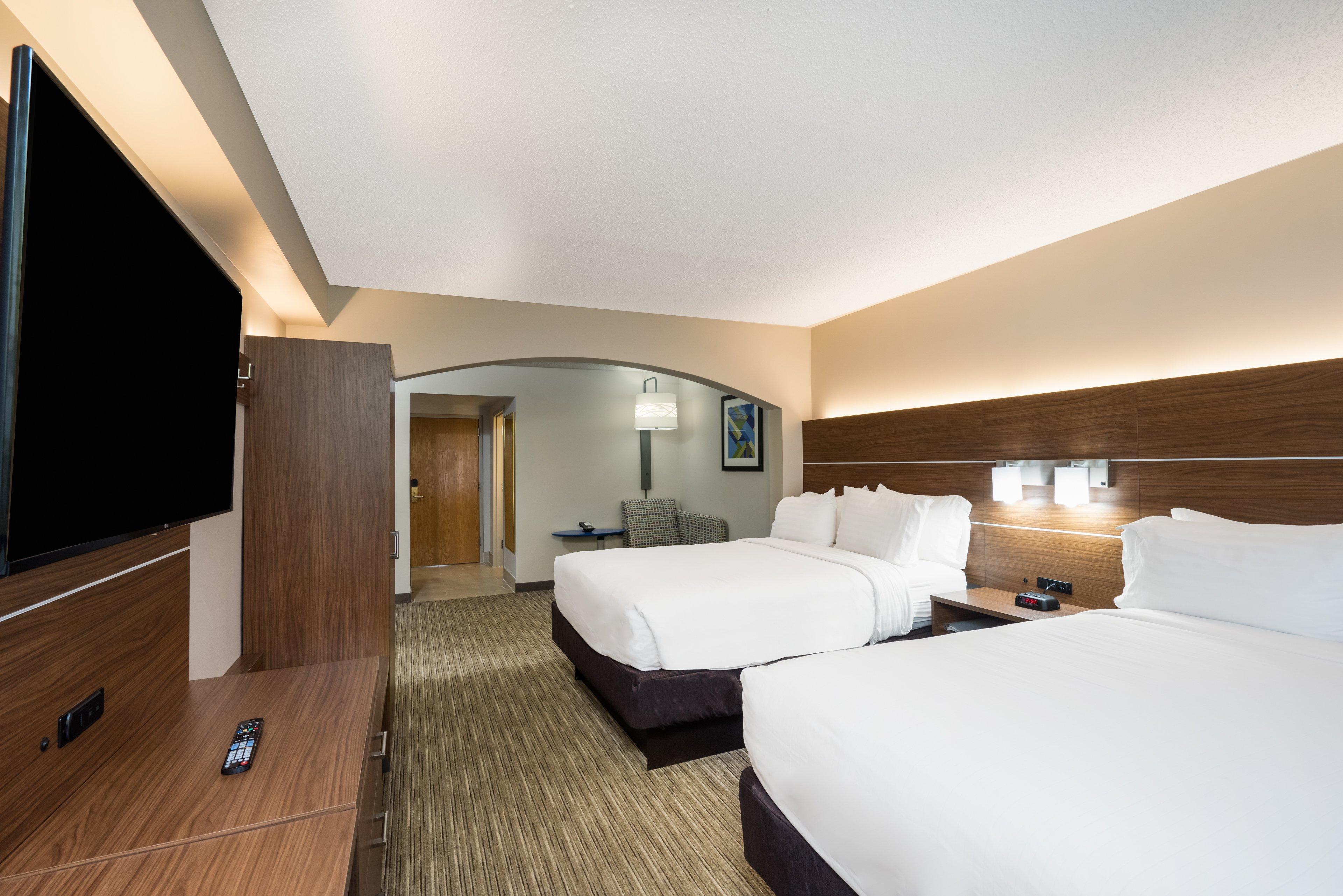 Holiday Express & East By Ihg Hotel 2*