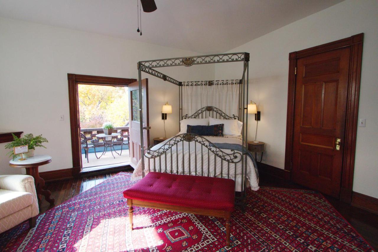 Bourbon Bed & Breakfast