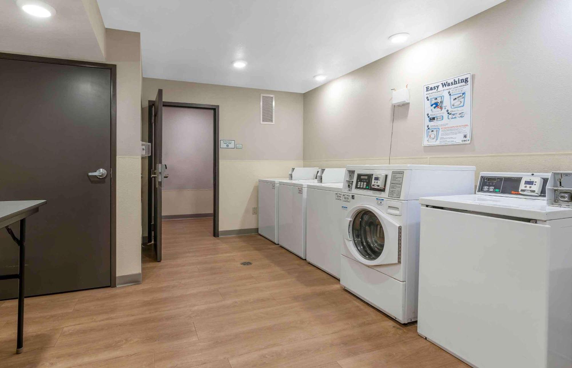 Extended America Select - - Airport Hotel