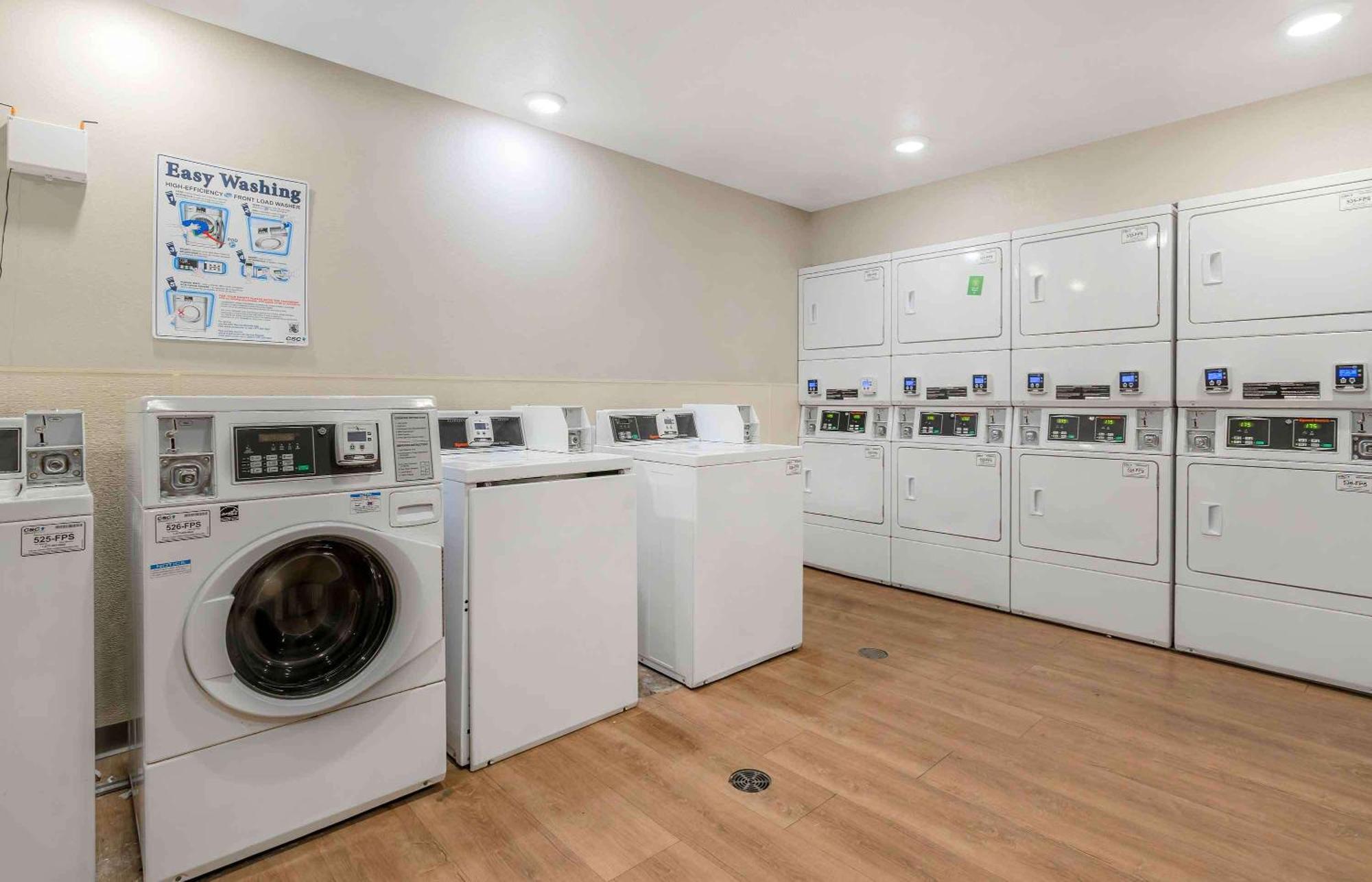 Extended America Select - - Airport Hotel