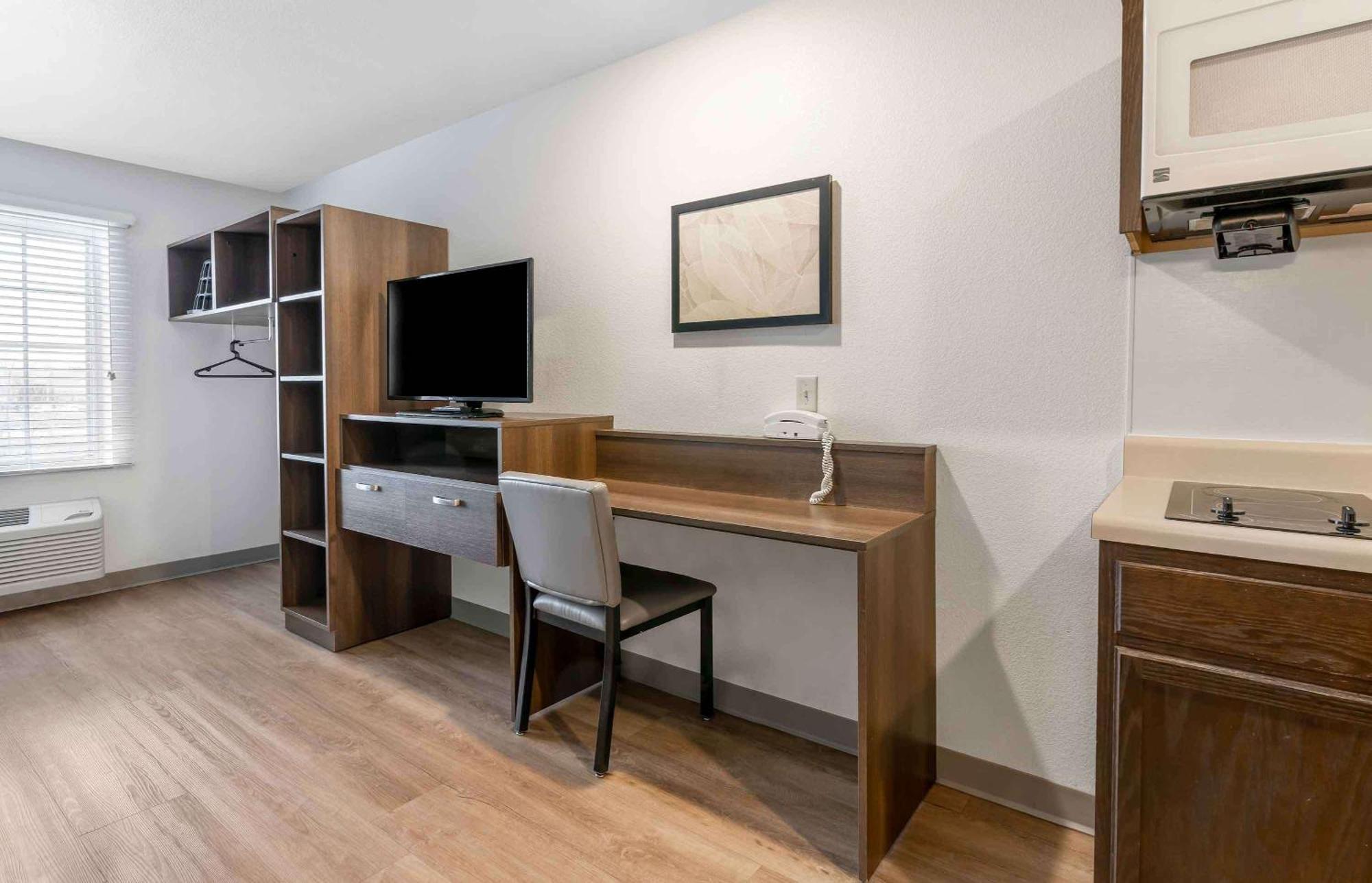 Extended America Select - - Airport Hotel