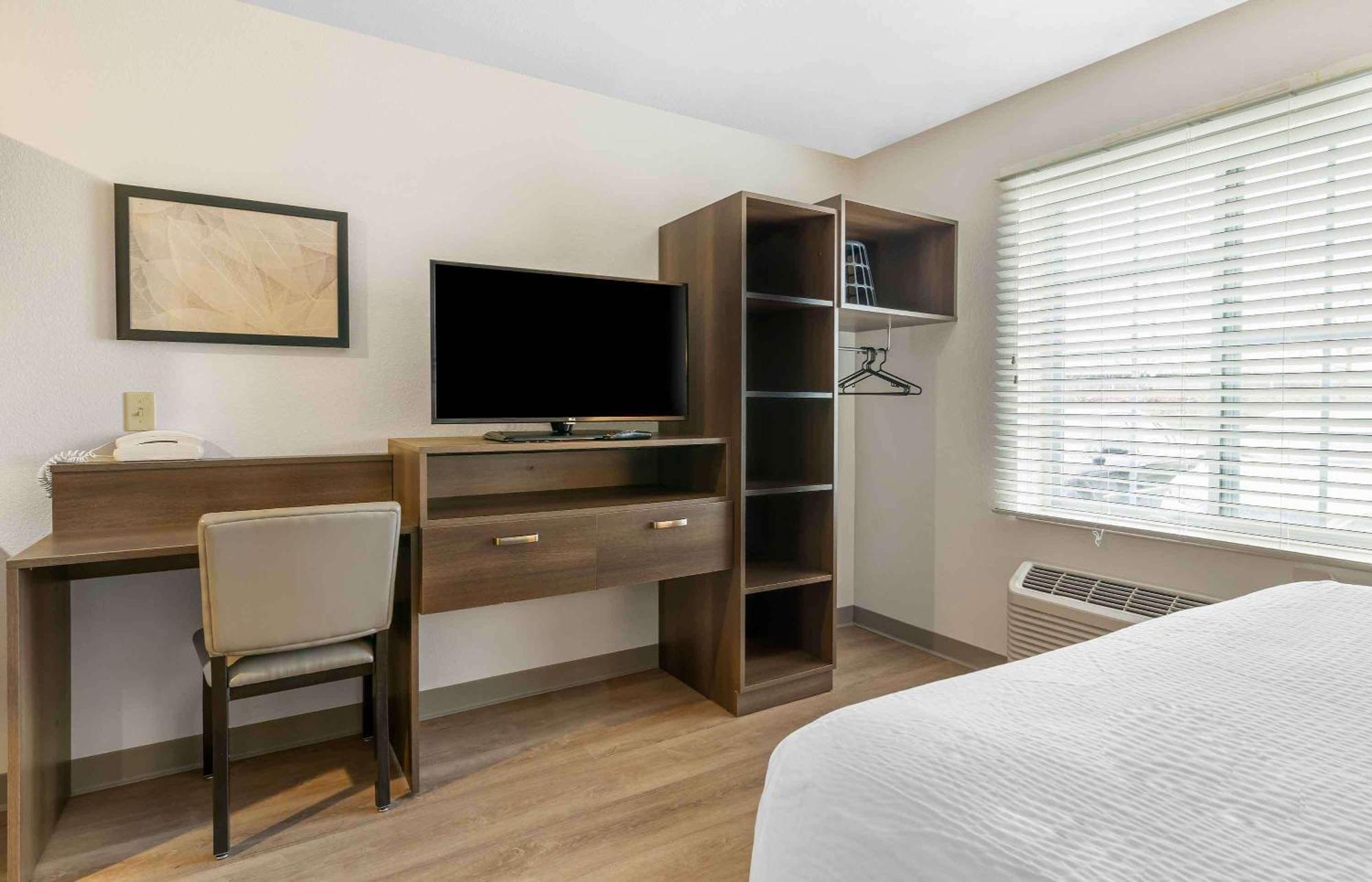 Extended America Select - - Airport Hotel
